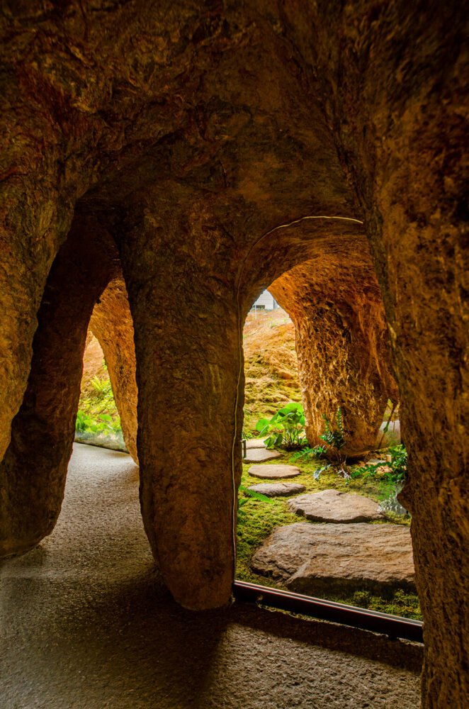 石上纯也 (junya ishigami) 完成了日本山口的洞穴住宅和餐厅 石上纯也 (junya ishigami) 完成了日本山口的洞穴住宅和餐厅