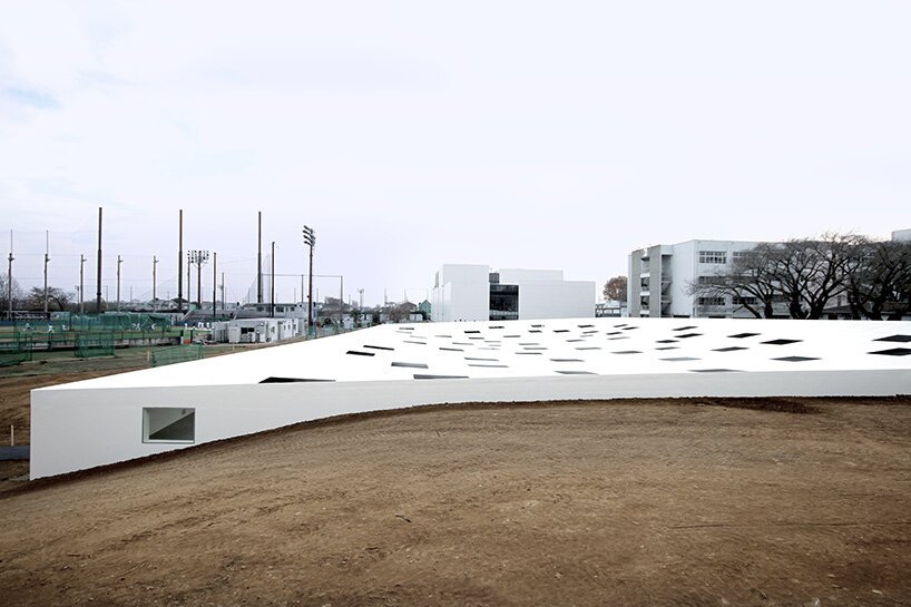 石上纯也完成了日本神奈川工业学院广场的设计 石上纯也完成了日本神奈川工业学院广场的设计