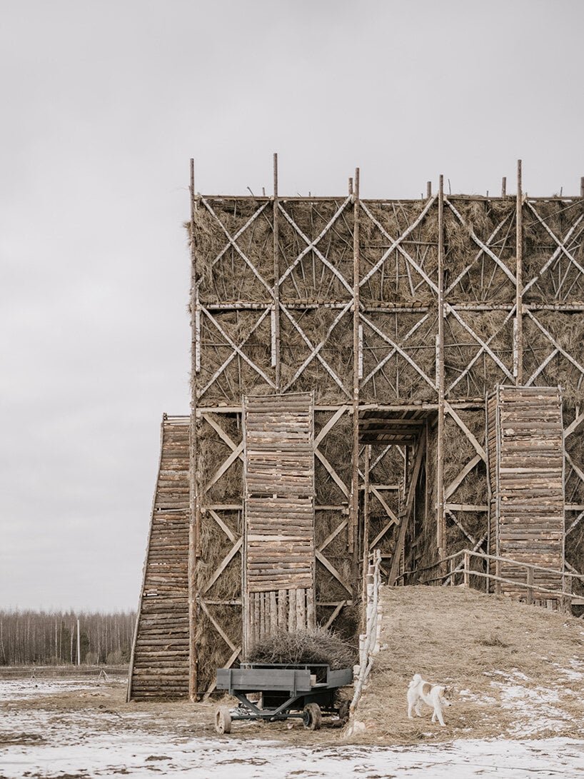 KATARSIS 在俄罗斯建造并烧毁了桥梁，作为变革和剧变的艺术象征