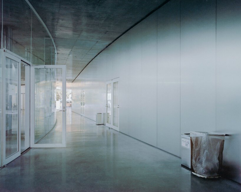 妹岛和世设计的大阪艺术大学教学楼，蒋梦竹拍摄