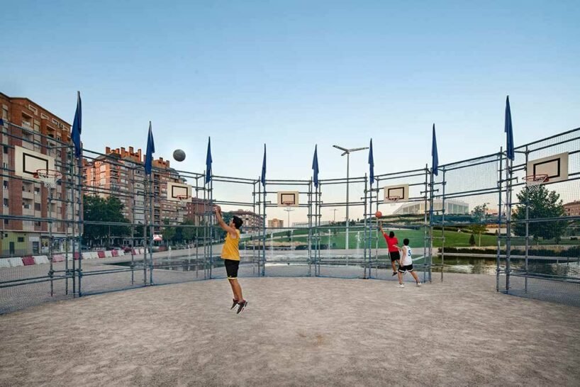 konstantin grcic 在 concéntrico 08 的“竞技场”让年轻人和老年人参与集体活动 konstantin grcic 在 concéntrico 08 的“竞技场”让年轻人和老年人参与集体活动