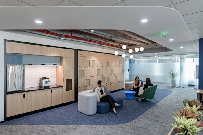 Kuehne + Nagel 办事处及航运中心 – 胡志明市