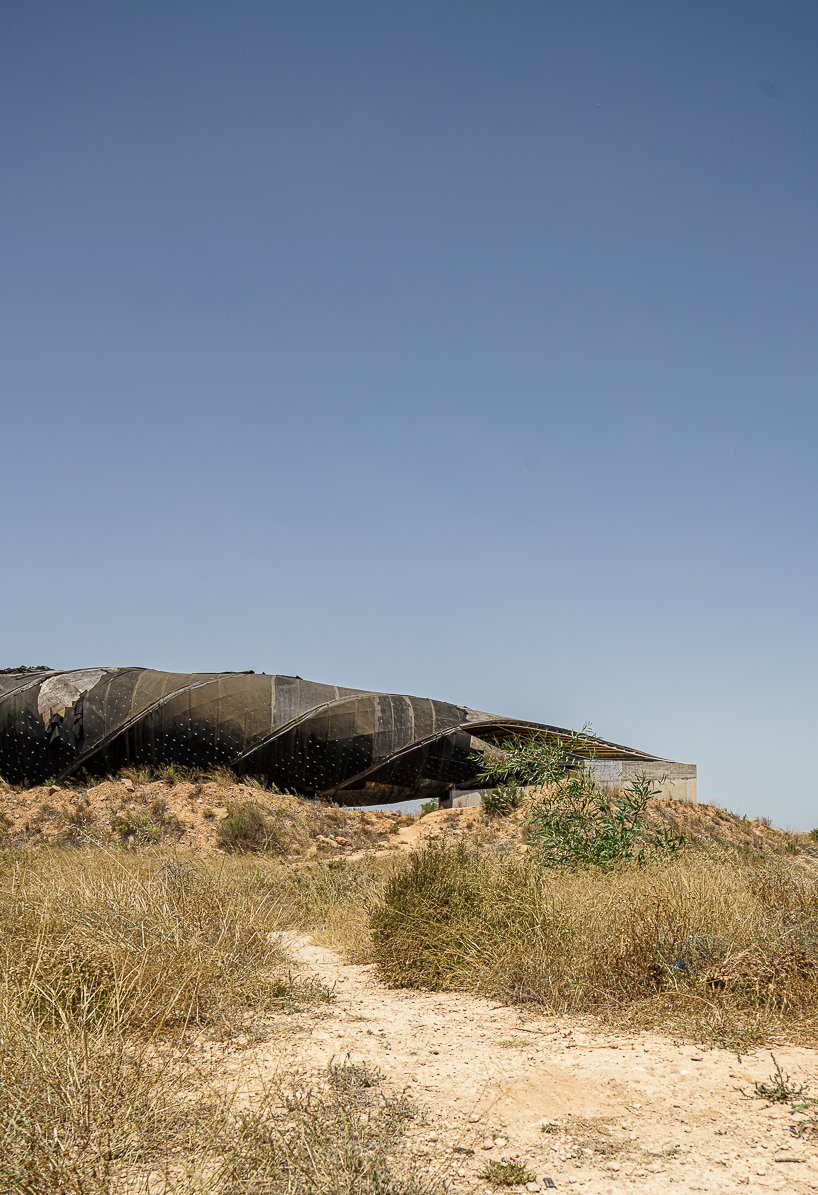 摄影师 kyrre sundal 捕捉到了伊东丰雄位于西班牙的“la caracola”当代遗址