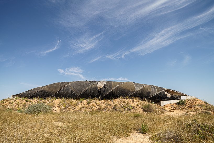 摄影师 kyrre sundal 捕捉到了伊东丰雄位于西班牙的“la caracola”当代遗址