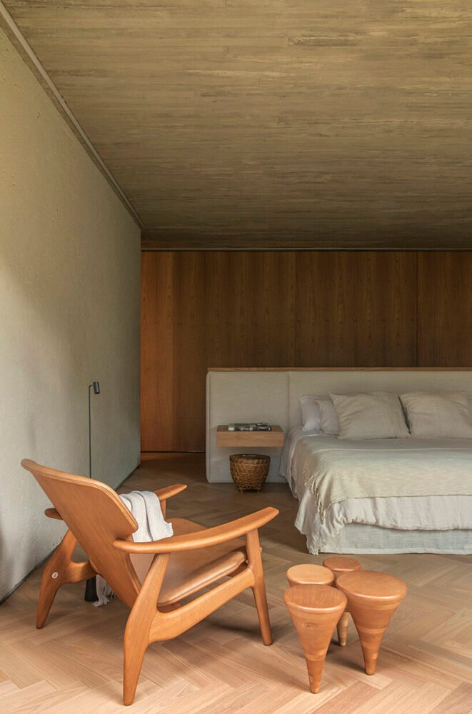 可操作的立面为 mf+arquitetos 设计的这座混凝土住宅带来了轻盈感和多孔性