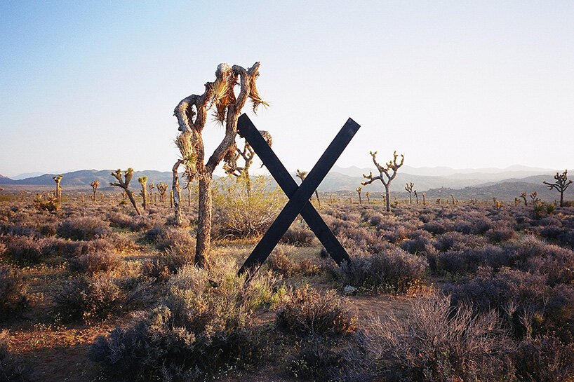 挖掘大地艺术的过去、现在和未来——在巨大的自然景观中进行的运动 挖掘大地艺术的过去、现在和未来——在巨大的自然景观中进行的运动