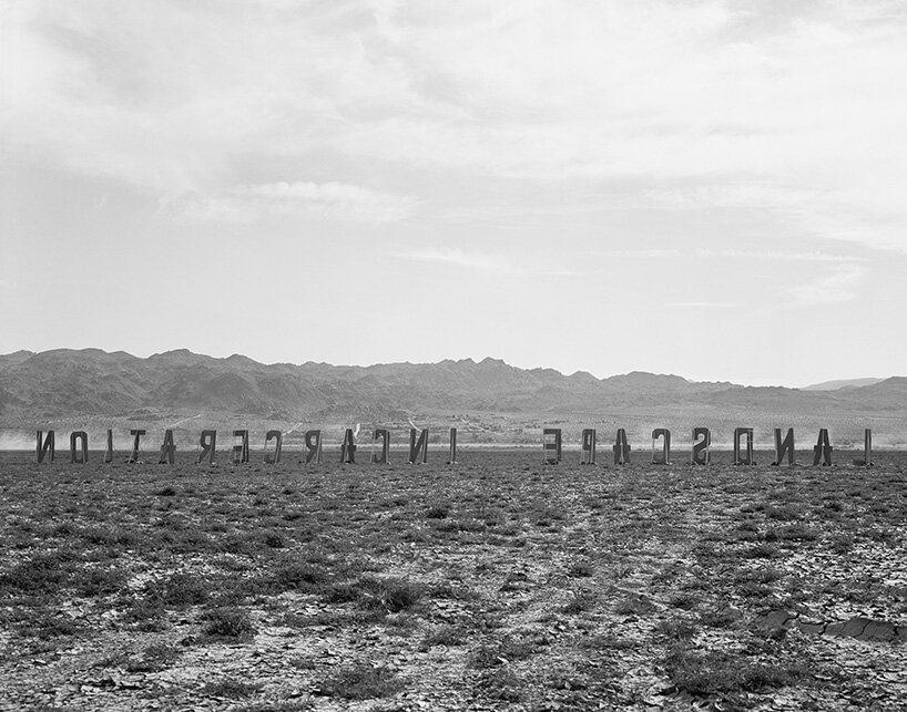 挖掘大地艺术的过去、现在和未来——在巨大的自然景观中进行的运动 挖掘大地艺术的过去、现在和未来——在巨大的自然景观中进行的运动