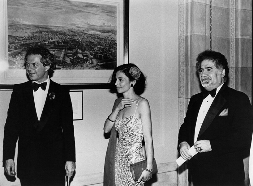 劳拉·卡萨利斯 (Laura casalis) 复兴弗朗哥·玛利亚·利奇 (Franco Maria Ricci) 的 FMR 杂志和迷宫