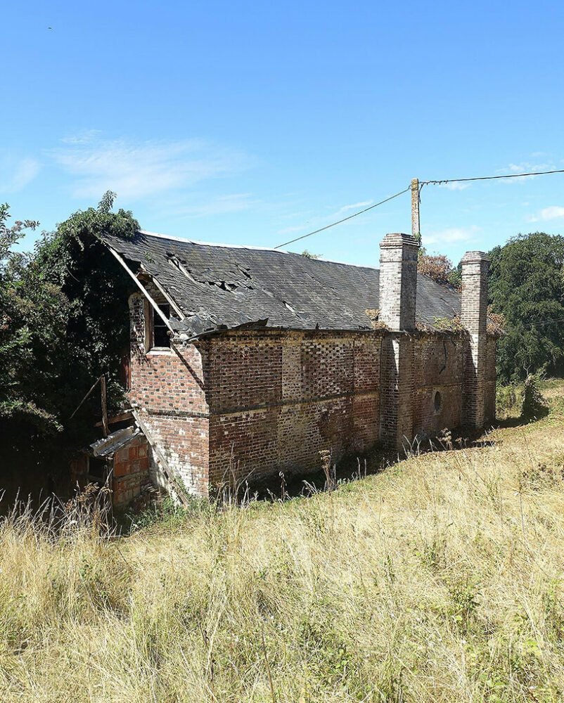这座传统的砖房仅使用天然材料,在诺曼底被赋予了新的生命 这座传统的砖房仅使用天然材料,在诺曼底被赋予了新的生命