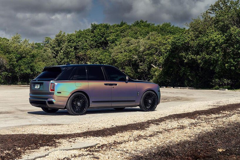 lianko ramirez 将劳斯莱斯库里南包裹成彩虹色