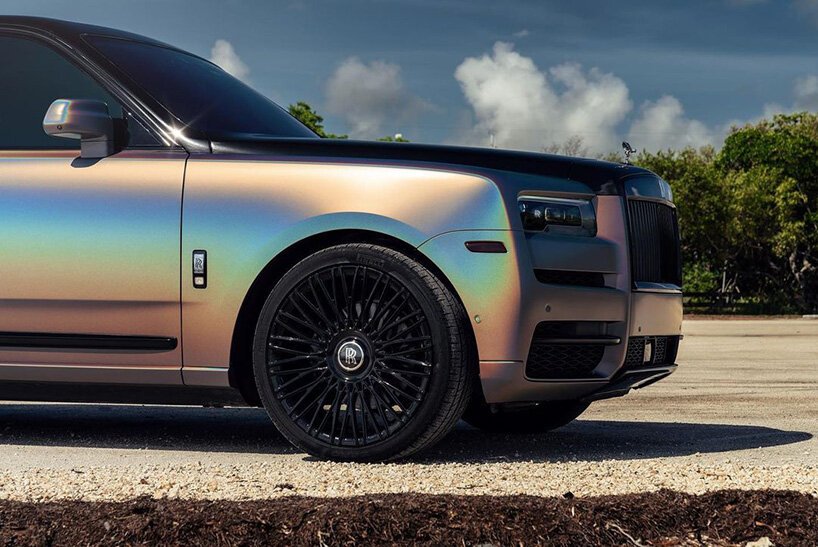 lianko ramirez 将劳斯莱斯库里南包裹成彩虹色