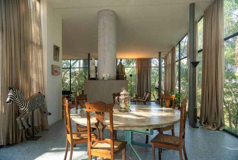 Bottega veneta 向 Lina Bo Bardi 及其遗产以及 casa de vidro 内的巴西文化致敬 Bottega veneta 向 Lina Bo Bardi 及其遗产以及 casa de vidro 内的巴西文化致敬