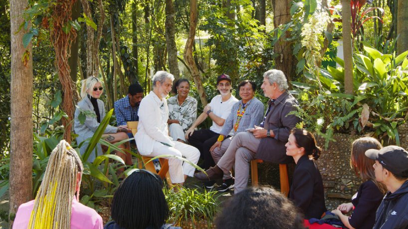 Bottega veneta 向 Lina Bo Bardi 及其遗产以及 casa de vidro 内的巴西文化致敬 Bottega veneta 向 Lina Bo Bardi 及其遗产以及 casa de vidro 内的巴西文化致敬