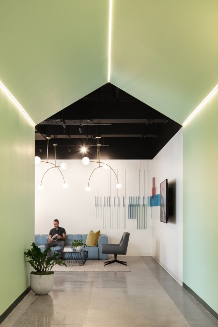 LinkedIn 生产中心 - 桑尼维尔