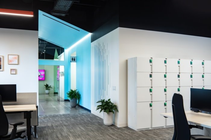 LinkedIn 生产中心 - 桑尼维尔