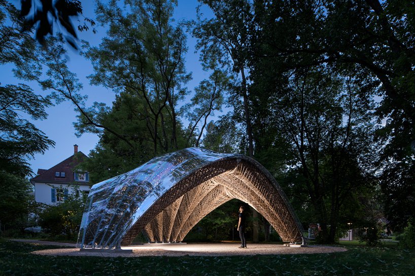 机器人缠绕的亚麻纤维在德国弗莱堡建造了一个“仿生”展馆