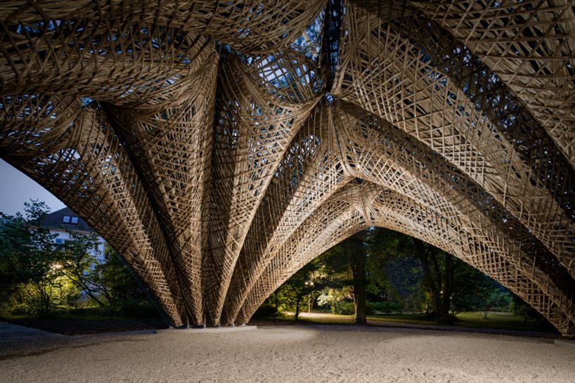 机器人缠绕的亚麻纤维在德国弗莱堡建造了一个“仿生”展馆