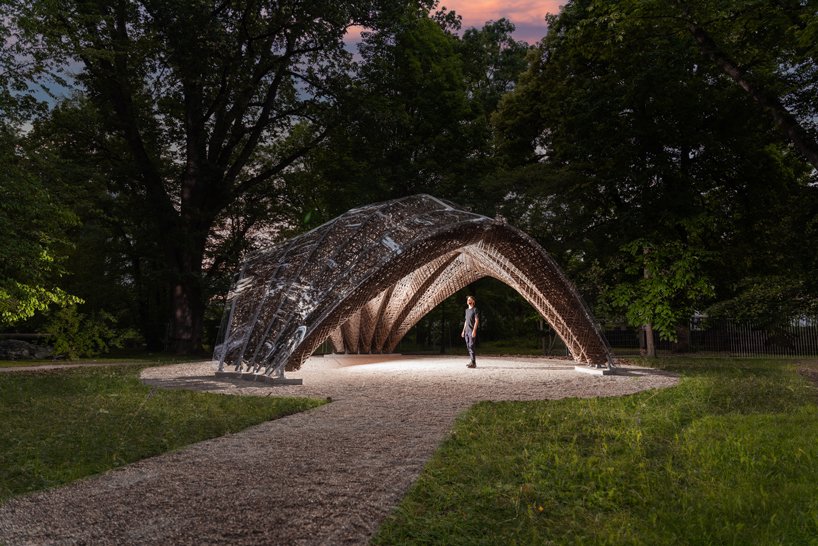 机器人缠绕的亚麻纤维在德国弗莱堡建造了一个“仿生”展馆