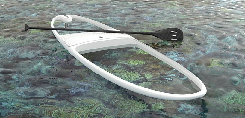 LOEVA 的 le Standup 是一款透明桨板,带有面向大海的窗户 LOEVA 的 le Standup 是一款透明桨板,带有面向大海的窗户