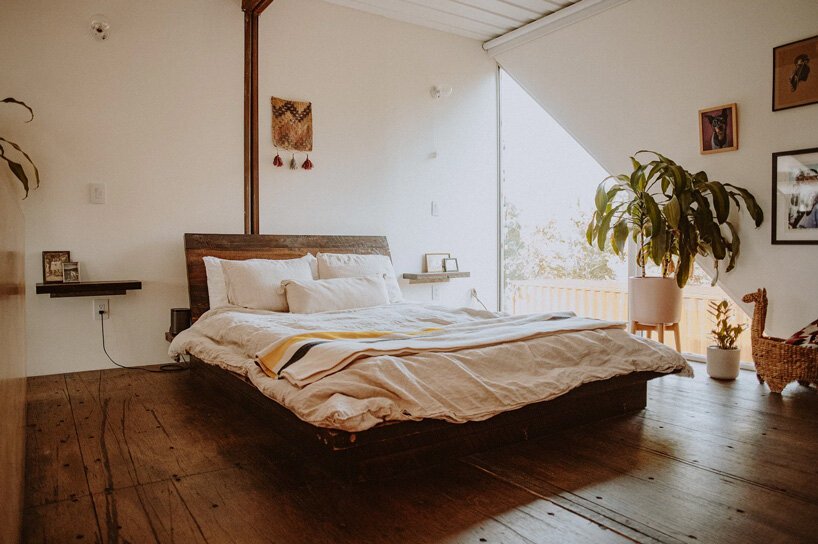 LOT-E​​K 将六个集装箱组合成纽约的家庭住宅