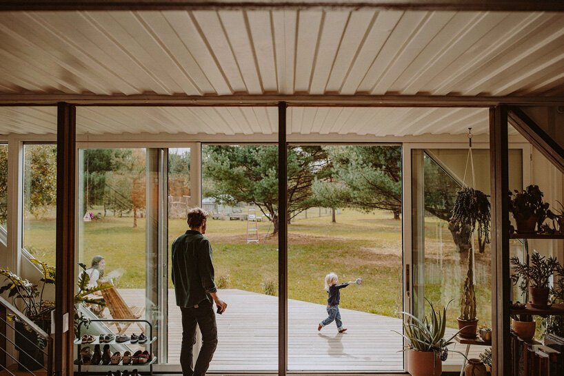 LOT-E​​K 将六个集装箱组合成纽约的家庭住宅