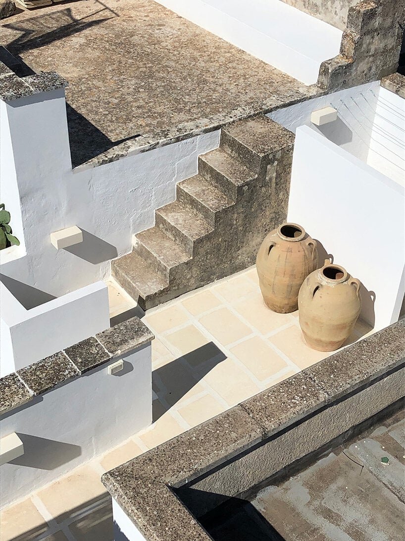 acqua di puglia 在意大利南部的“maison salentina”改造中增加了屋顶游泳池 acqua di puglia 在意大利南部的“maison salentina”改造中增加了屋顶游泳池