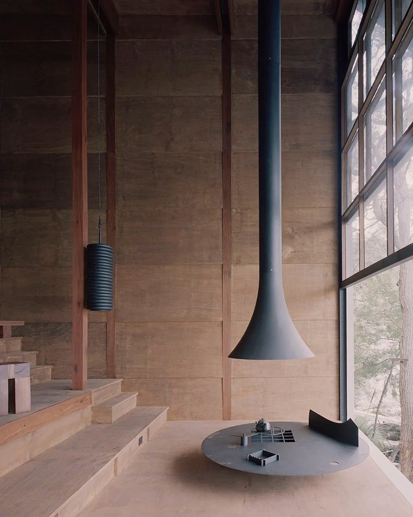 利奥波德·班奇尼 (leopold banchini) 位于澳大利亚的离网小屋由改造后的电线杆制成