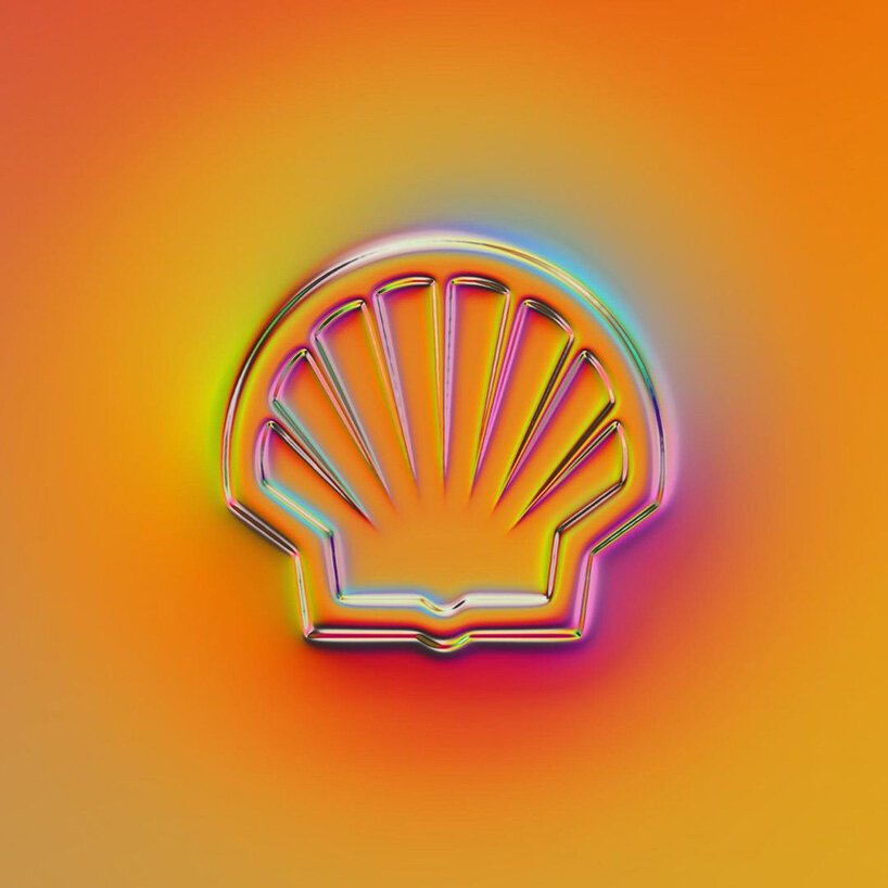 martin naumann 用全息镀铬纹理处理著名的标志