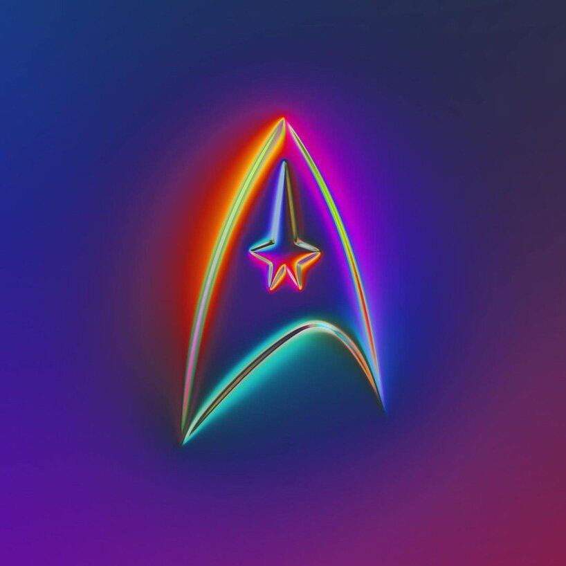 martin naumann 用全息镀铬纹理处理著名的标志