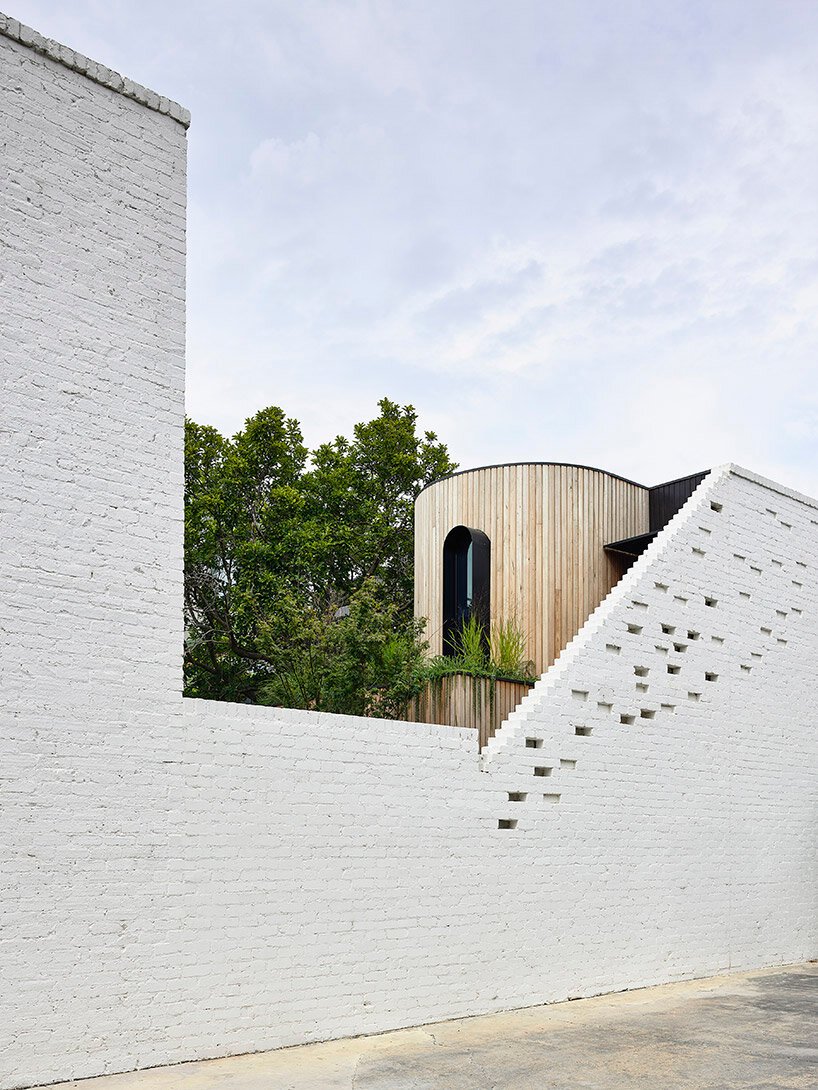 马特·吉布森建筑事务所翻新了墨尔本菲茨罗伊桥的历史建筑