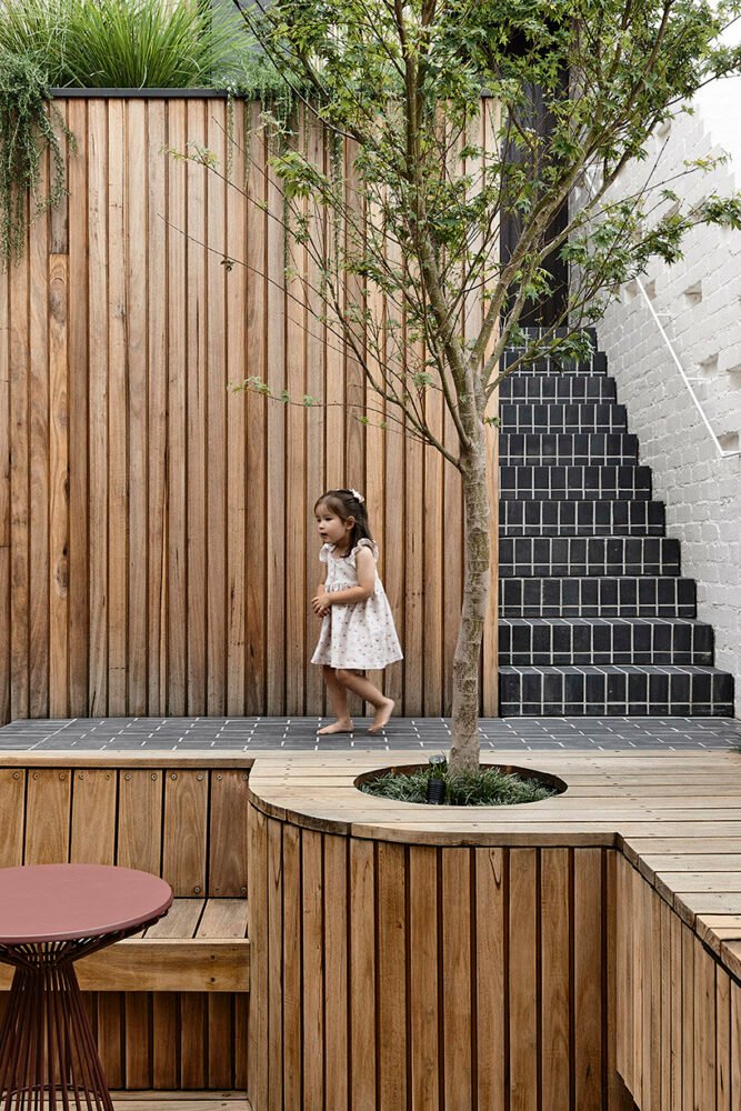 马特·吉布森建筑事务所翻新了墨尔本菲茨罗伊桥的历史建筑