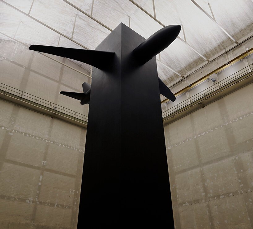 与毛里齐奥·卡特兰谈论他的“呼吸幽灵盲”节目 与毛里齐奥·卡特兰谈论他的“呼吸幽灵盲”节目