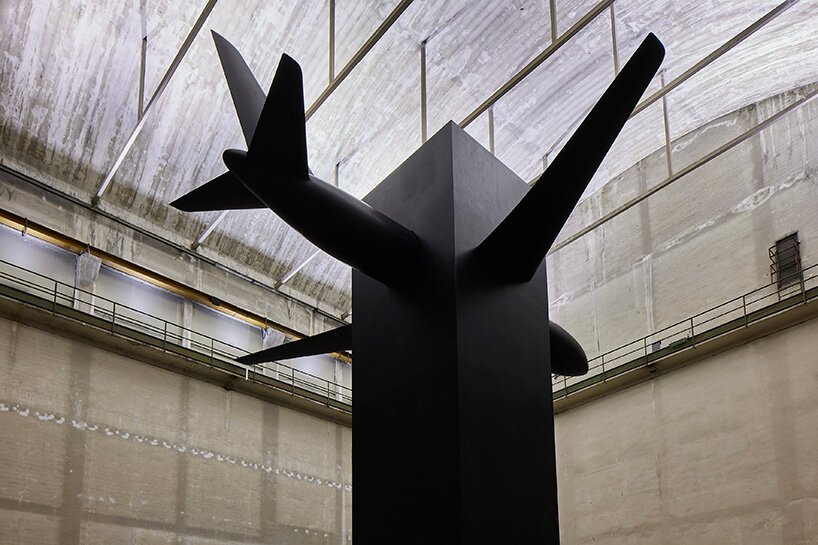 与毛里齐奥·卡特兰谈论他的“呼吸幽灵盲”节目 与毛里齐奥·卡特兰谈论他的“呼吸幽灵盲”节目