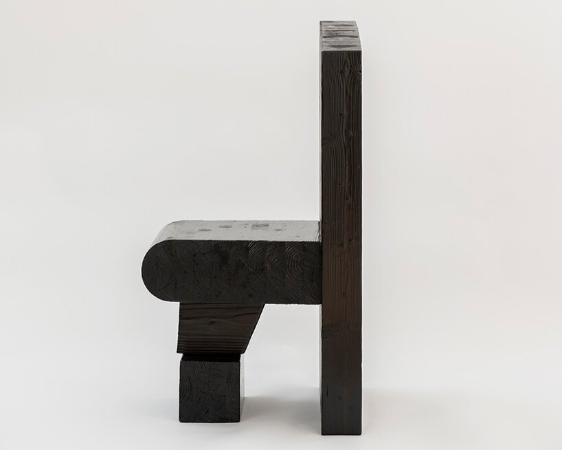 Max Lam 的“胶合木”椅子由柔软和粗糙的几何形状组合而成