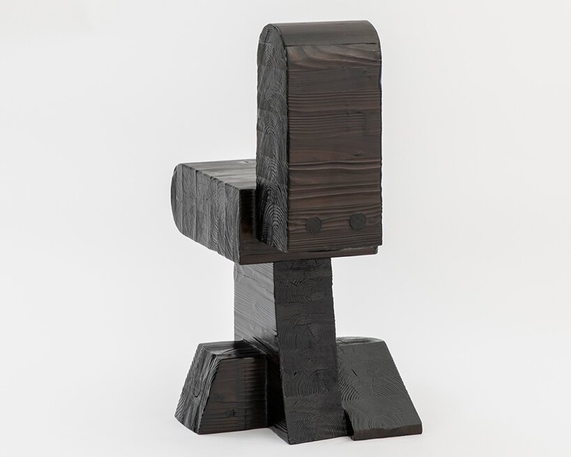 Max Lam 的“胶合木”椅子由柔软和粗糙的几何形状组合而成