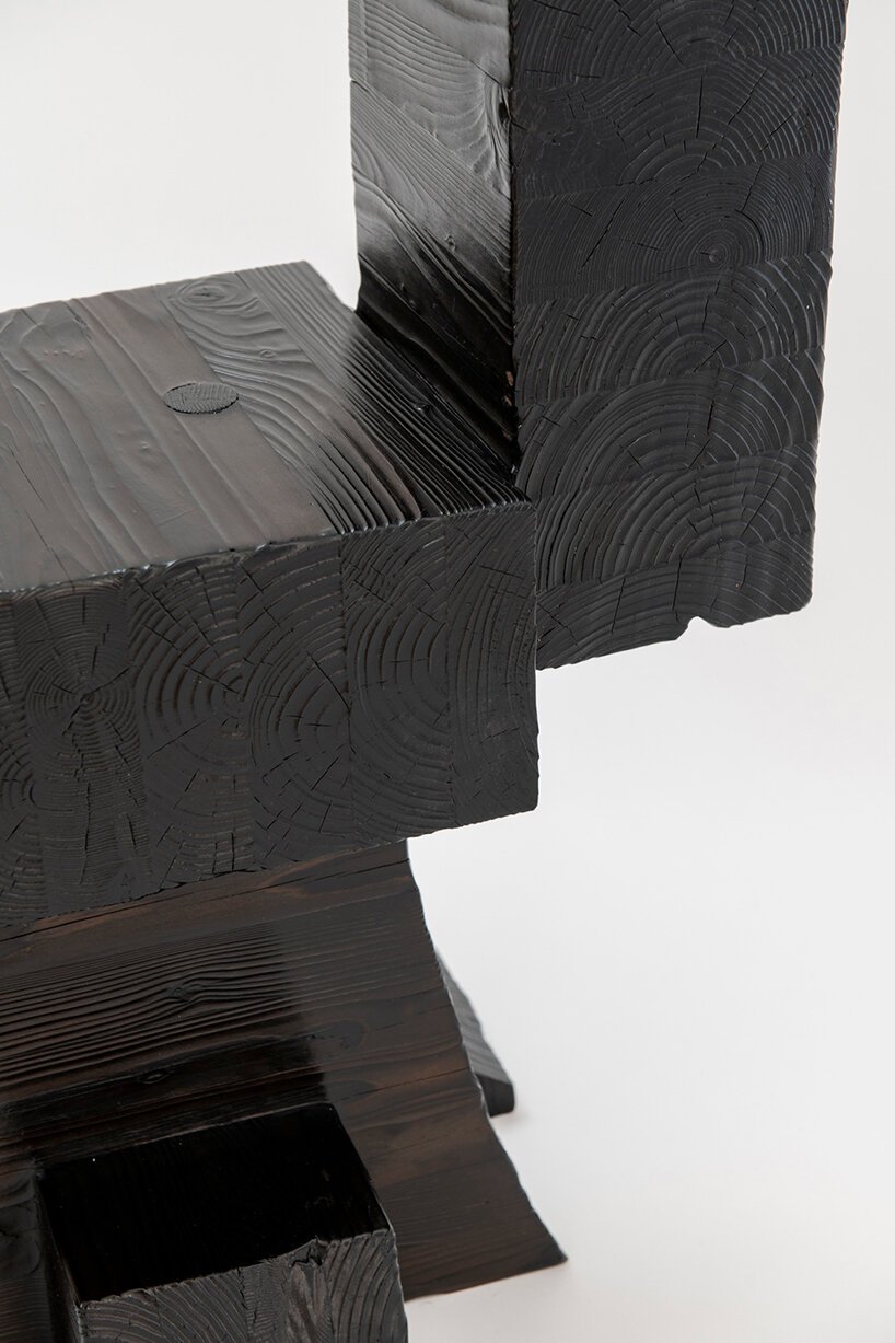 Max Lam 的“胶合木”椅子由柔软和粗糙的几何形状组合而成