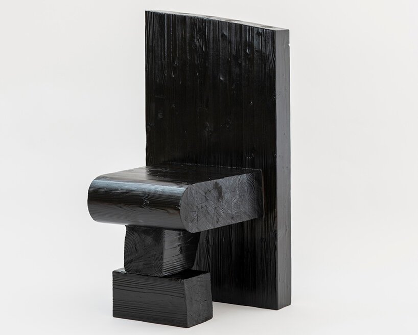 Max Lam 的“胶合木”椅子由柔软和粗糙的几何形状组合而成