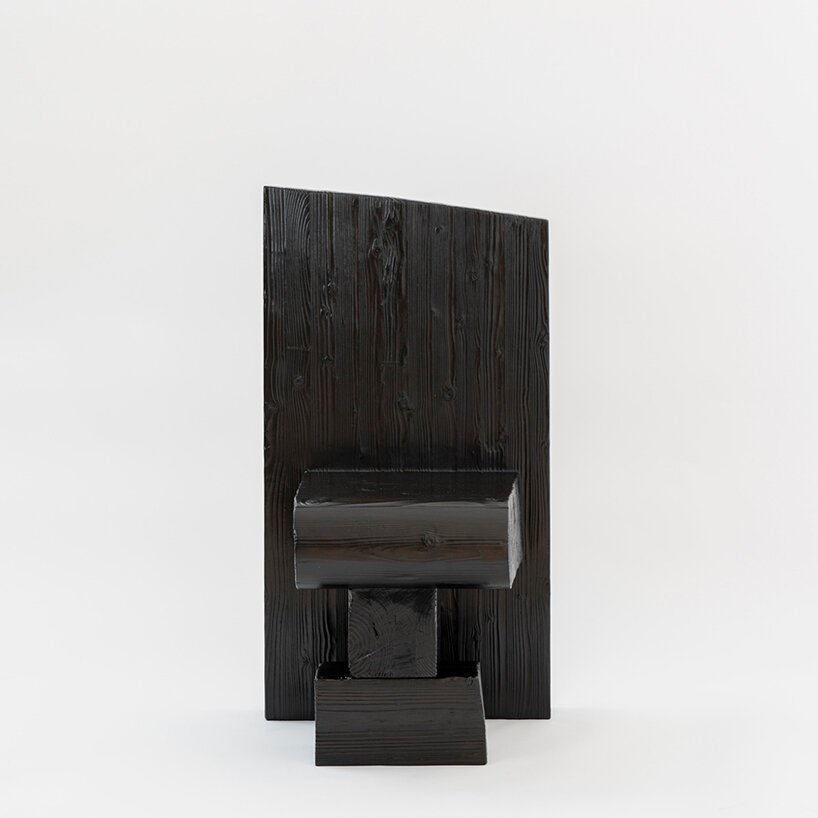 Max Lam 的“胶合木”椅子由柔软和粗糙的几何形状组合而成