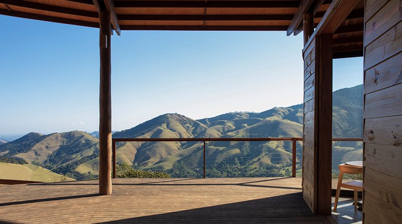 Metamoorfose 工作室在巴西乡村建成了一家圆木餐厅