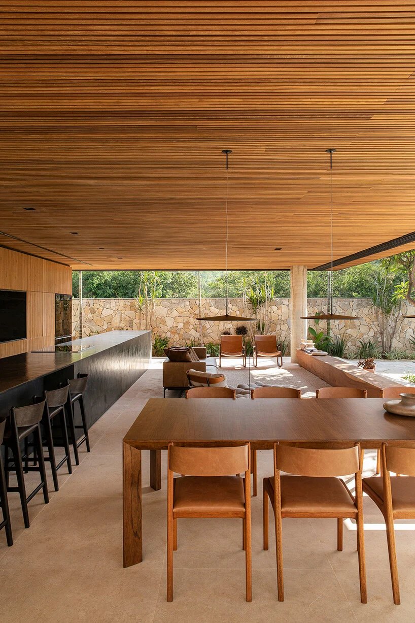 mf+arquitetos 将巴西的 Q04L63 住宅平均划分为共享空间和私人空间