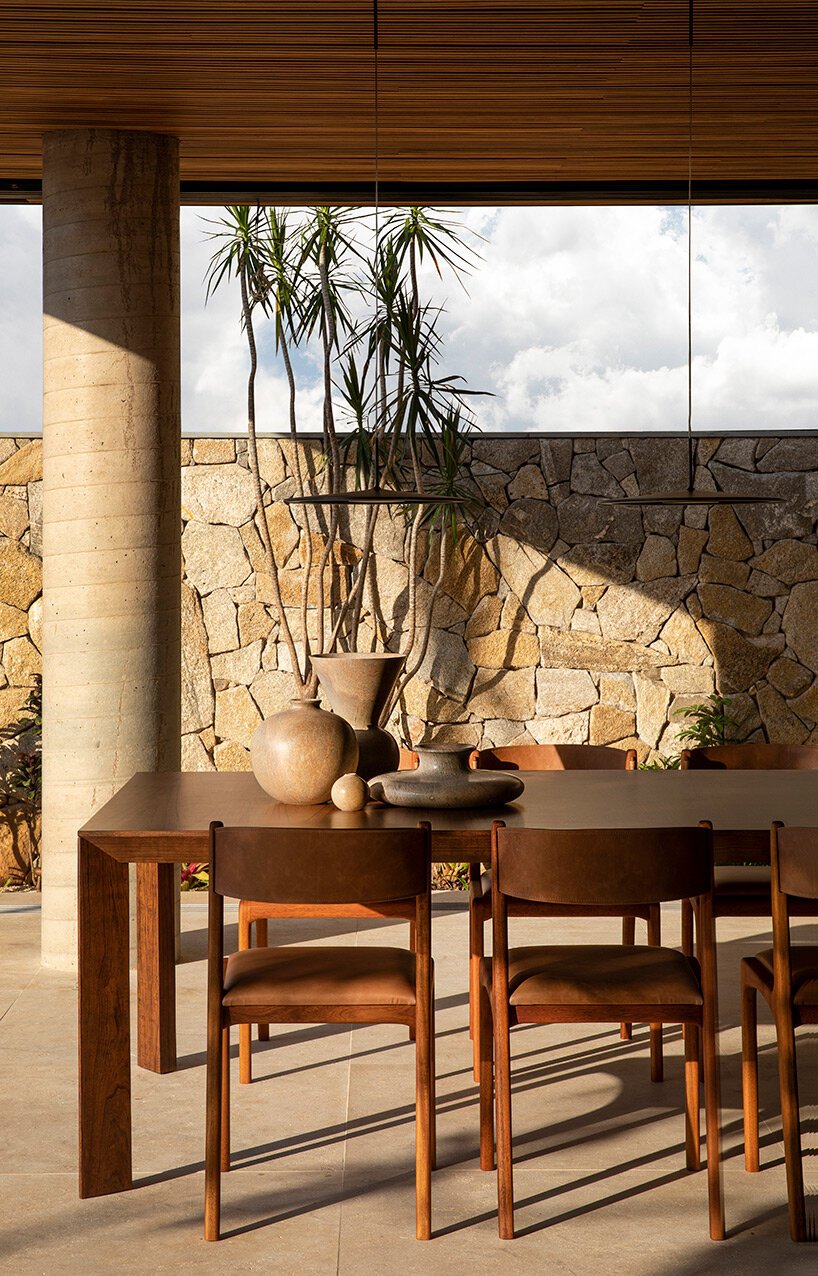 mf+arquitetos 将巴西的 Q04L63 住宅平均划分为共享空间和私人空间