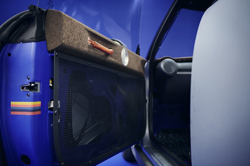 Paul Smith 设计了一款一次性 MINI STRIP 汽车,最大限度地减少材料使用 Paul Smith 设计了一款一次性 MINI STRIP 汽车,最大限度地减少材料使用