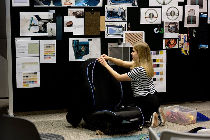 Paul Smith 设计了一款一次性 MINI STRIP 汽车,最大限度地减少材料使用 Paul Smith 设计了一款一次性 MINI STRIP 汽车,最大限度地减少材料使用