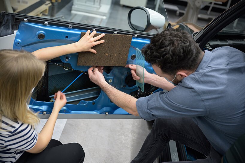 Paul Smith 设计了一款一次性 MINI STRIP 汽车,最大限度地减少材料使用 Paul Smith 设计了一款一次性 MINI STRIP 汽车,最大限度地减少材料使用