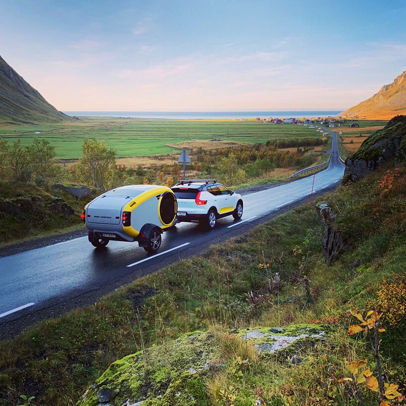 水貂是一种小小的泪滴露营车,提供温暖的茧 水貂是一种小小的泪滴露营车,提供温暖的茧