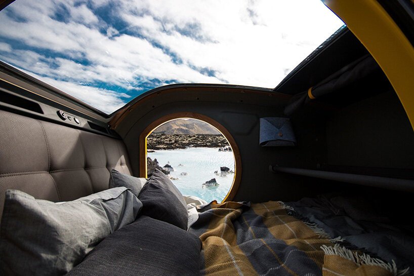 水貂是一种小小的泪滴露营车,提供温暖的茧 水貂是一种小小的泪滴露营车,提供温暖的茧