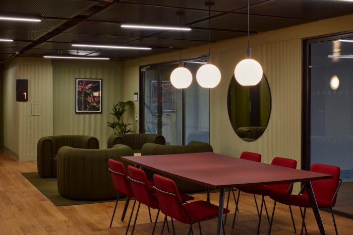 Mirror Works Spec 套房 – 伦敦