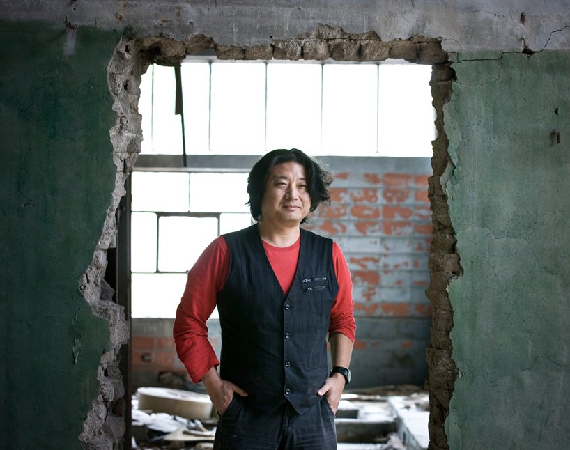 https://static.designboom.com/wp-content/uploads/2014/10/moon-hoon-interview-designboom-01.jpg
