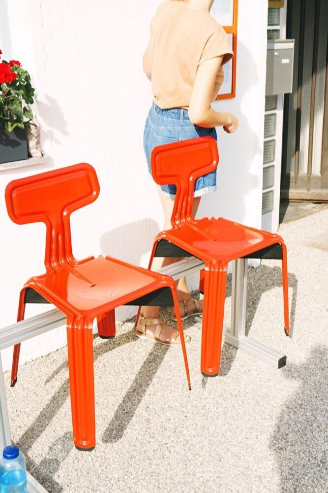 moormann celebrates ten years of the‘pressed chair’made of a single thin aluminium sheet