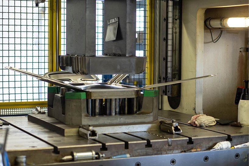 moormann celebrates ten years of the‘pressed chair’made of a single thin aluminium sheet